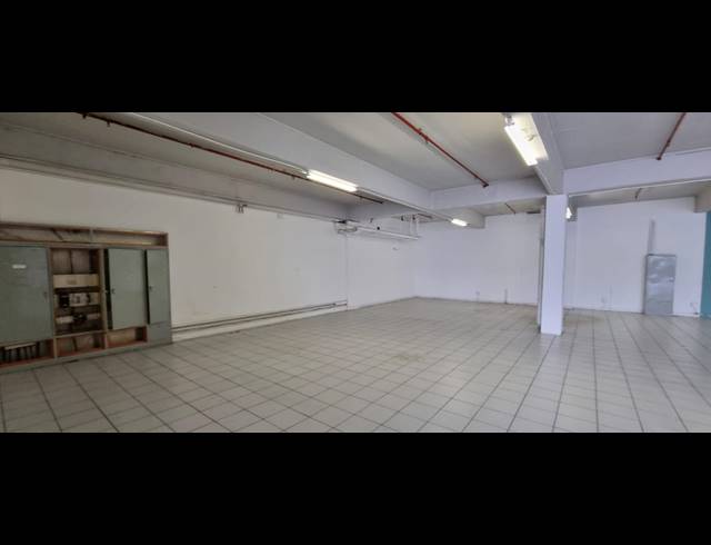 6,393M² WAREHOUSE FOR SALE IN PARK CENTRAL